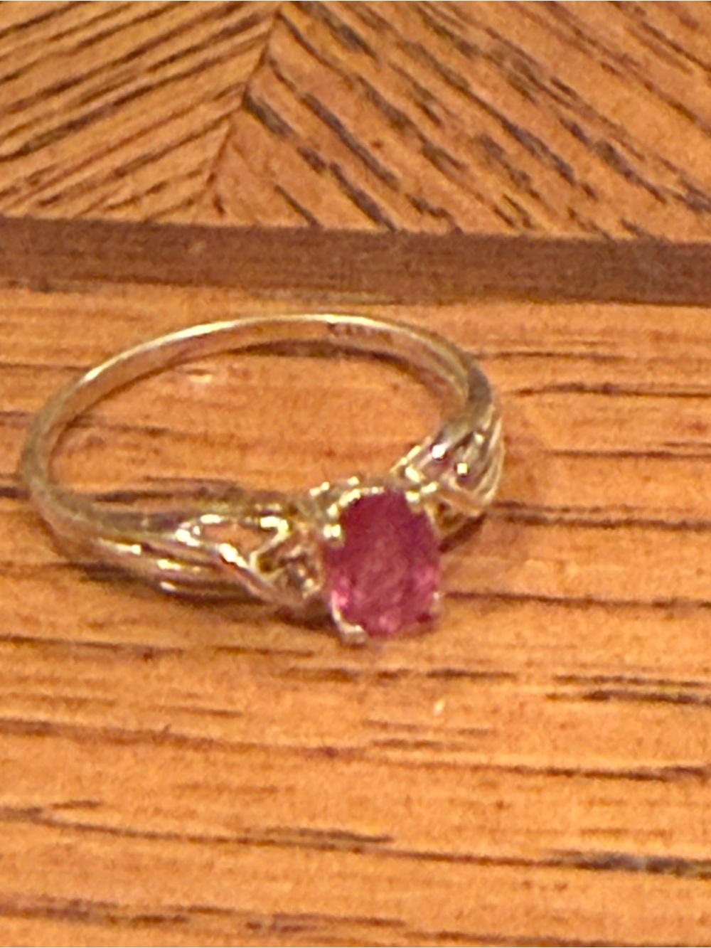 Vintage Women's CJC 14 carat Ring with Pink Gemstone